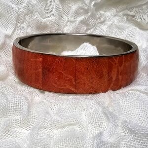 Red Spiney Oyster inlaid bangle bracelet silver stainless steel 2.5 inch inside